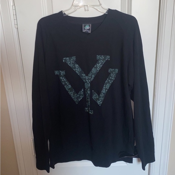 Young Whales Brand Sweatshirt size XL Victor Cruz New York Giants Retired Brand - Picture 6 of 6